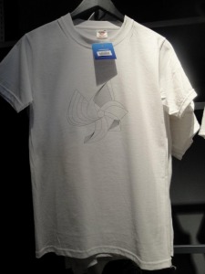 水族館を上から見た図がT−シャツになって売っている。
